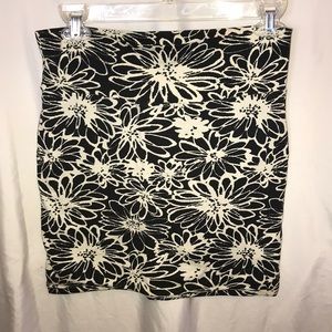 Black & off white mini skirt